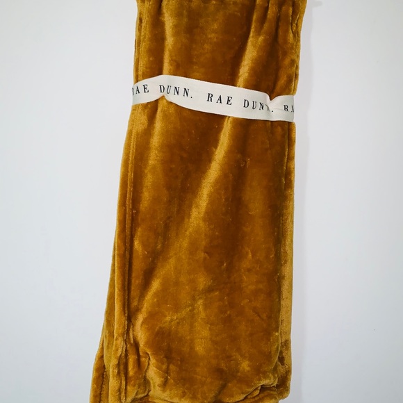 RAE DUNN AUBURN HOME SWEETHOME PATCH THROW BLANKET - Picture 4 of 4